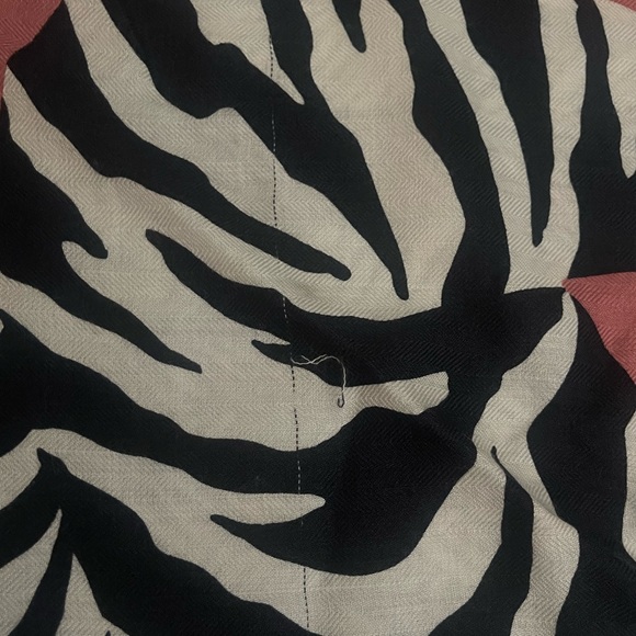 Hermes Giant Triangle - Picture 3 of 5